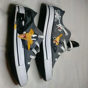 Looney Tunes Converse